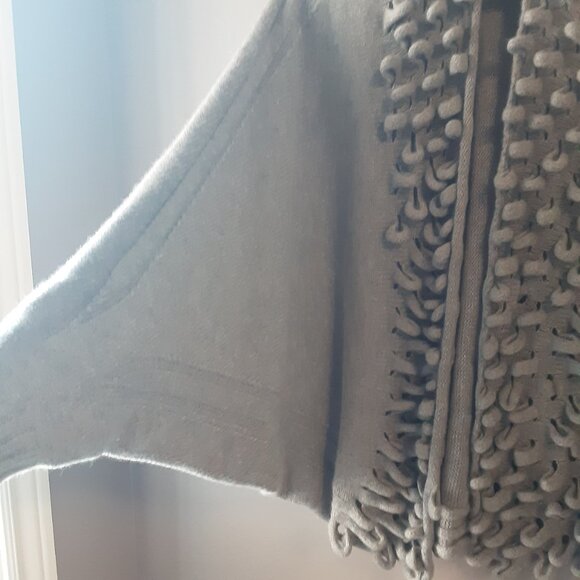 Gorgeous Made in Italy Tabaroni Grey Cashmere Shawl Shrug Sweater Size Med-Large - Picture 4 of 14